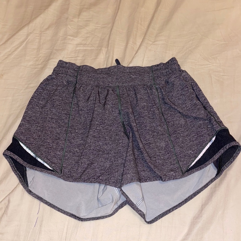 size 8 gray hotty hot shorts // inseam 4